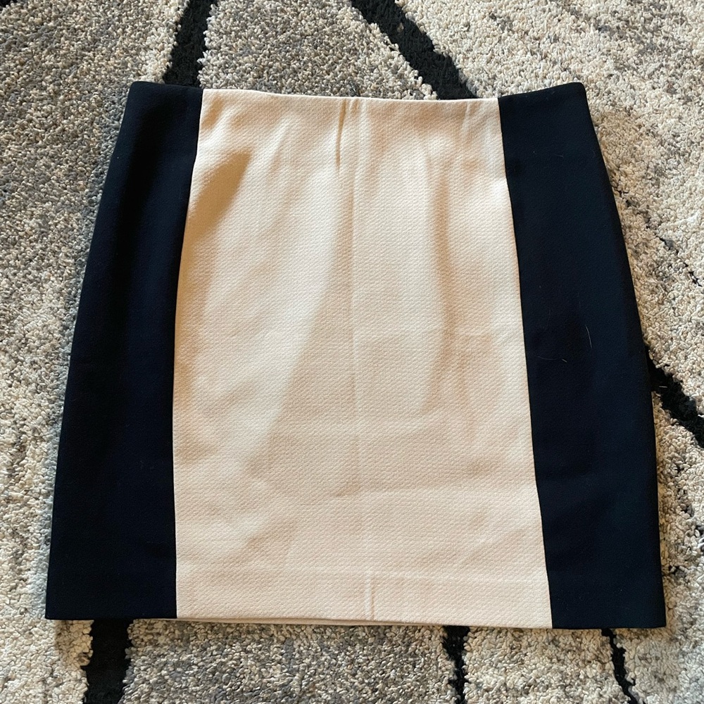 Kensie Black and Cream Pencil Skirt